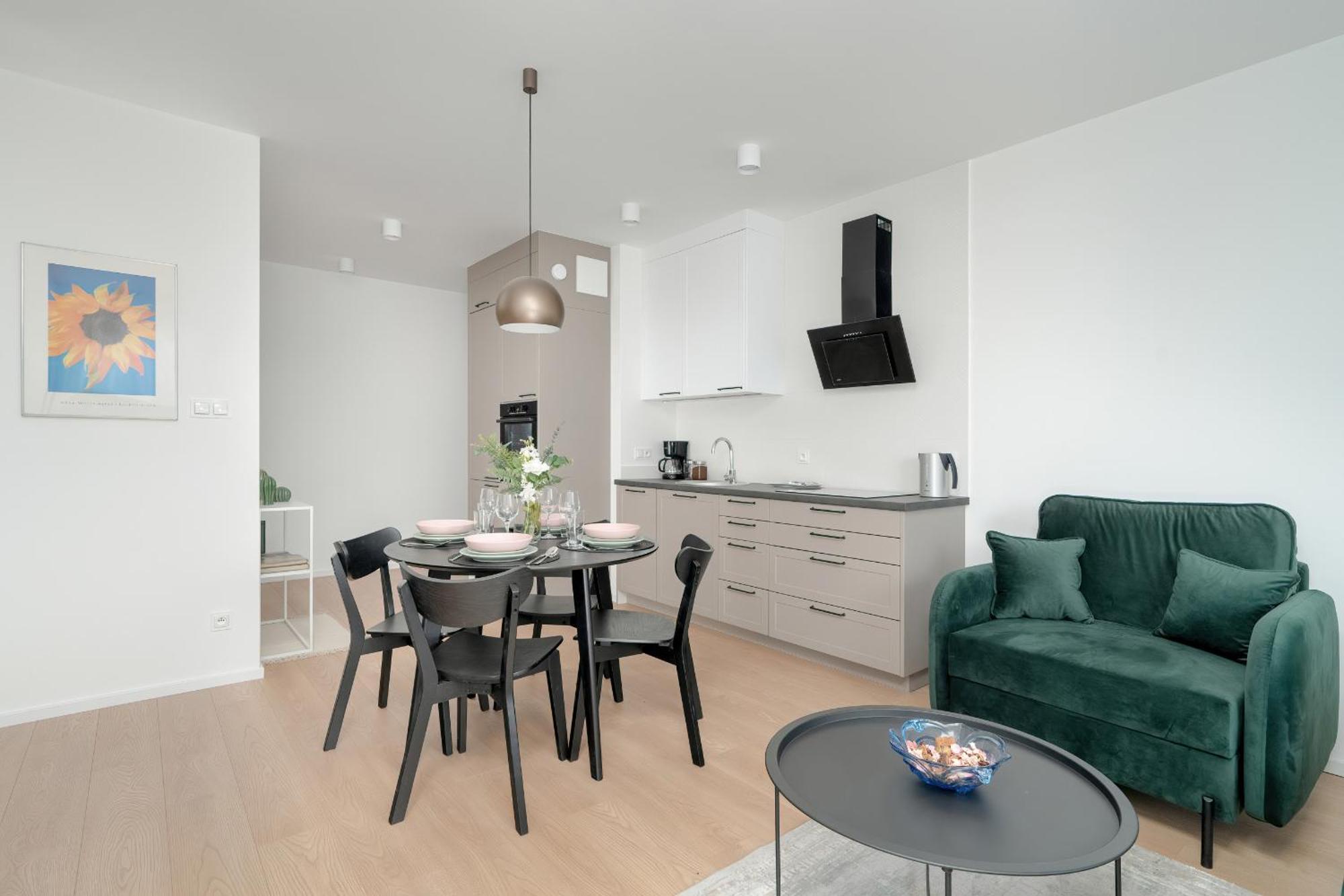 Spacious Apartment With Balcony By Rent Like Home Poznań Buitenkant foto