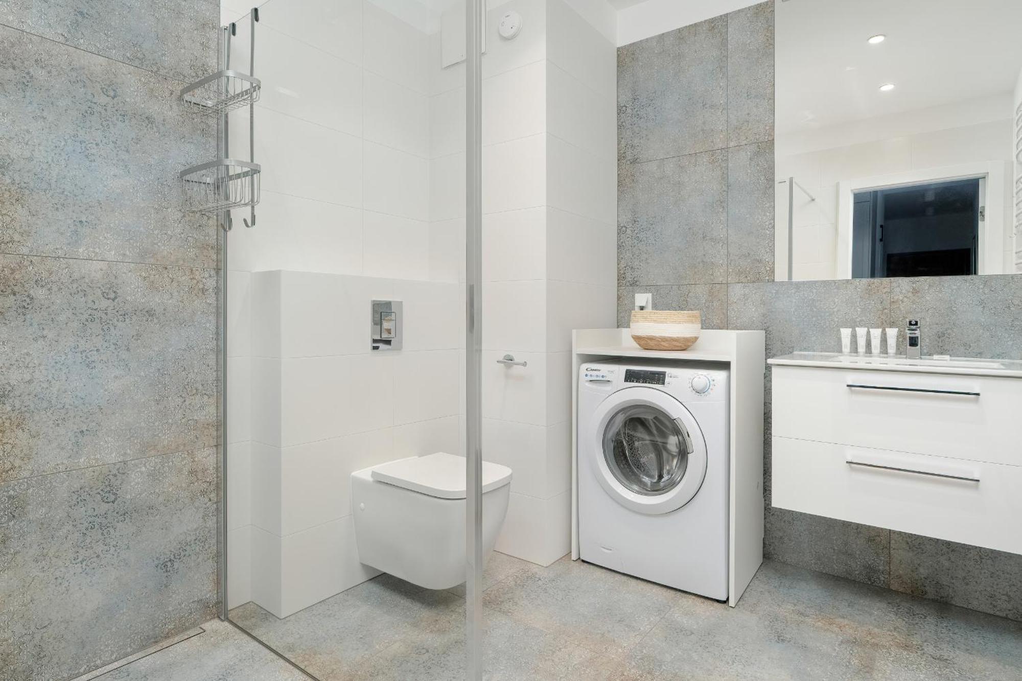 Spacious Apartment With Balcony By Rent Like Home Poznań Buitenkant foto