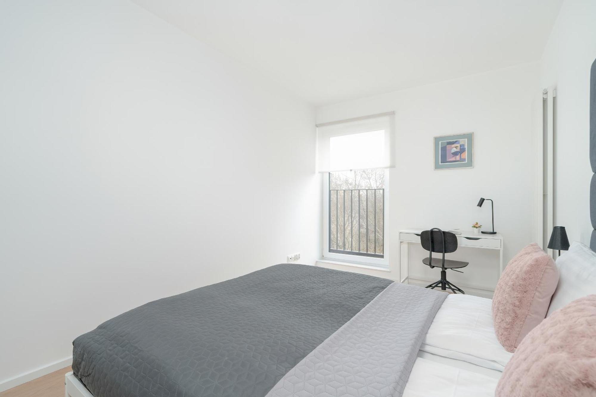 Spacious Apartment With Balcony By Rent Like Home Poznań Buitenkant foto